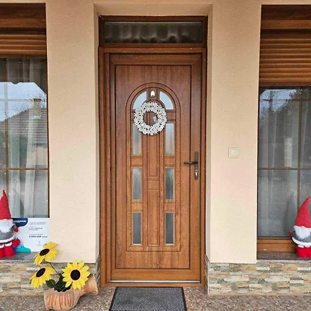 Ildiko Vendeghaz Гостевой дом